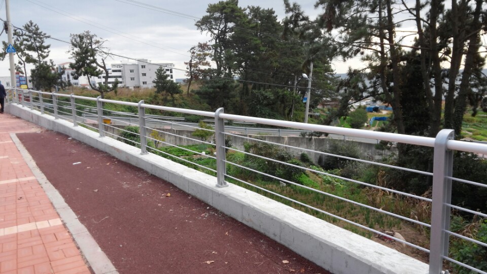 235149625_72SiTX65_81405a23d29c3dc0bfb4264e677298761e373441.jpg 이미지크게보기