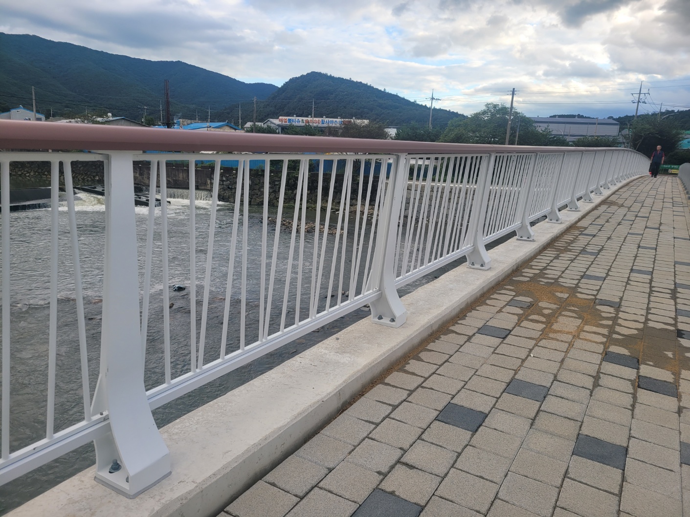 235149625_8S2naq73_644bd1e5f9a56fa82d17a0ffc797a1714fcb8547.jpg 이미지크게보기